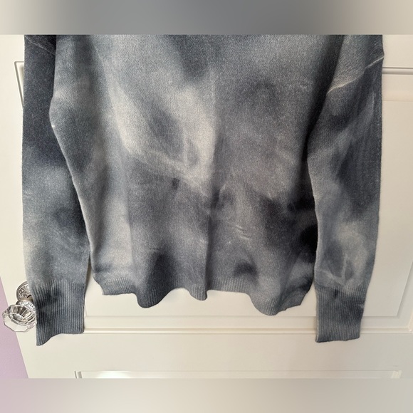 White + Warren Gray 100% Cashmere Sweater - Picture 2 of 6